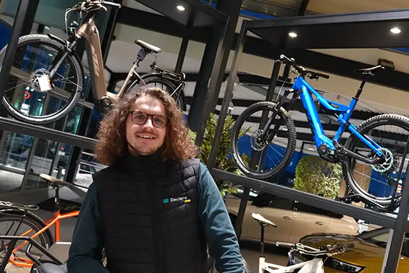 Hello Vélo Namur fietsenwinkel fietsenmaker ebikes naninne